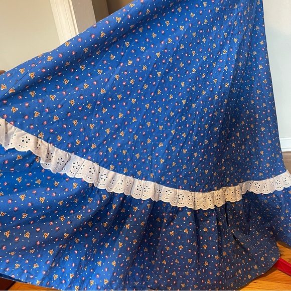 VTG 70s Floral Prairie Tired Maxi Skirt With Eyelet Lace Trim - Picture 12 of 14